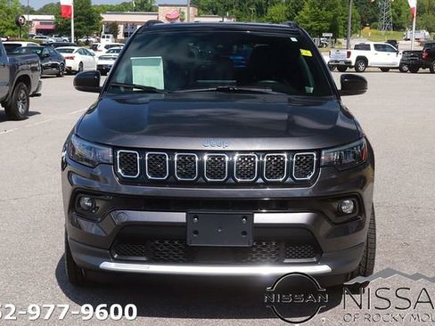 Used 2024 Jeep Compass Limited AWD/4WD image 2