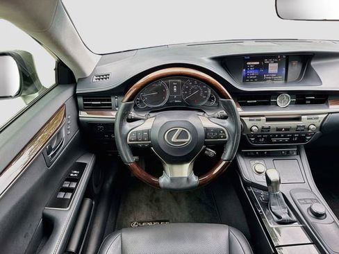 Used 2016 Lexus ES 350 w/ Premium Package w/Wood Trim FWD image 16