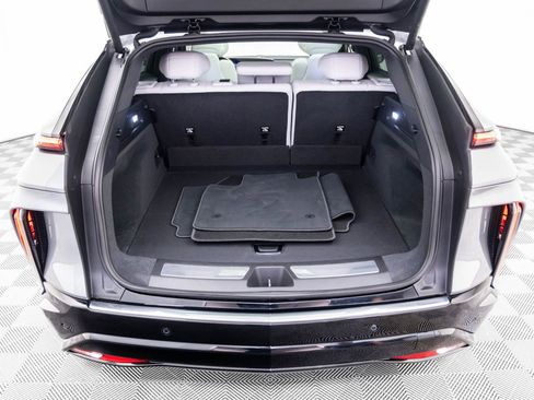 New 2026 Cadillac Lyriq Luxury image 26