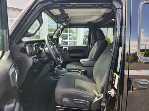 Used 2021 Jeep Wrangler Unlimited Sport image 23