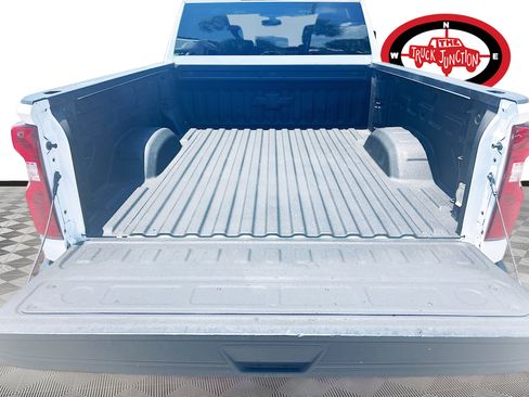Used 2023 Chevrolet Silverado 2500 LT AWD/4WD image 25