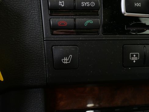Used 2012 Mercedes-Benz E 350 4MATIC Sedan image 26