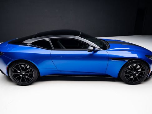 Used 2020 Aston Martin DB11 AMR image 37