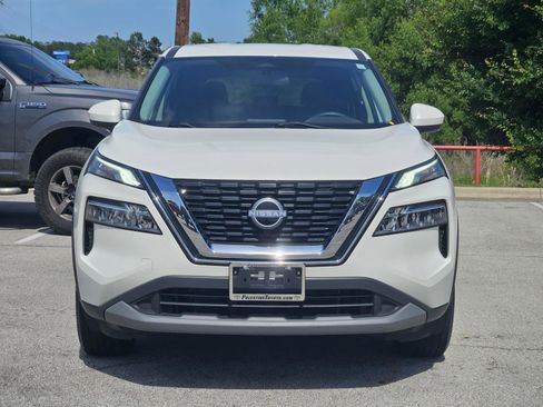 Used 2023 Nissan Rogue SV AWD/4WD image 2