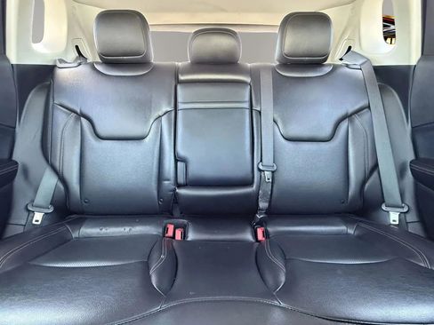 Used 2019 Jeep Compass Limited FWD image 22