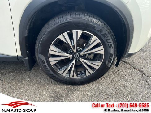 Used 2023 Nissan Rogue SV AWD/4WD image 15