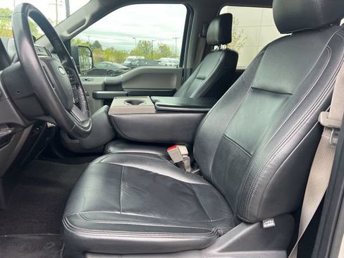 Used 2019 Ford F150 XLT w/ Equipment Group 302A Luxury AWD/4WD image 17