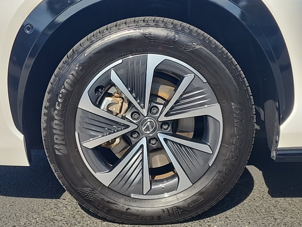 Certified 2024 Lexus RZ 450e Premium w/ Technology Package AWD/4WD image 28