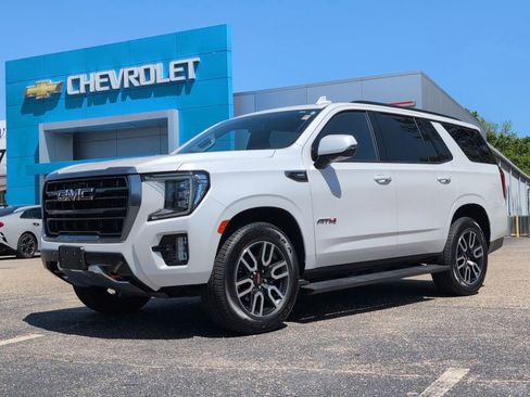Used 2022 GMC Yukon AT4 AWD/4WD image 1