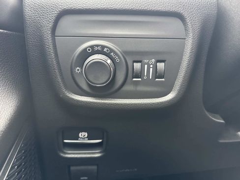 New 2026 Jeep Grand Cherokee Altitude RWD image 13