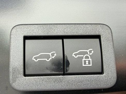 Used 2026 Toyota RAV4 AWD Plug-in Hybrid image 31