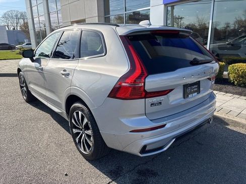 Used 2025 Volvo XC60 B5 Plus AWD/4WD image 3