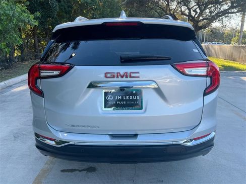 Used 2022 GMC Terrain SLT image 6