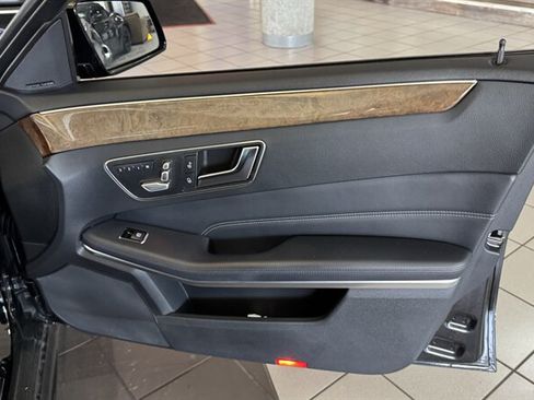 Used 2015 Mercedes-Benz E 350 4MATIC Sedan image 31
