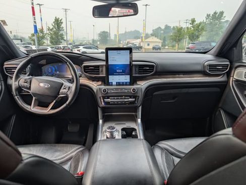 Used 2020 Ford Explorer Platinum w/ Premium Technology Package AWD/4WD image 11