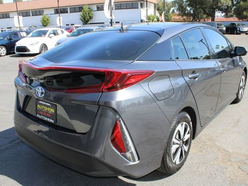 Used 2018 Toyota Prius Prime Premium w/ Carpet Mat Package FWD image 36