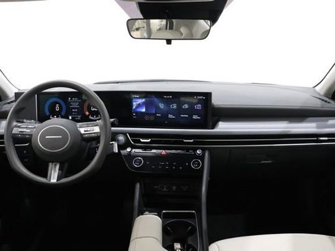Used 2025 Hyundai Sonata SEL FWD image 12