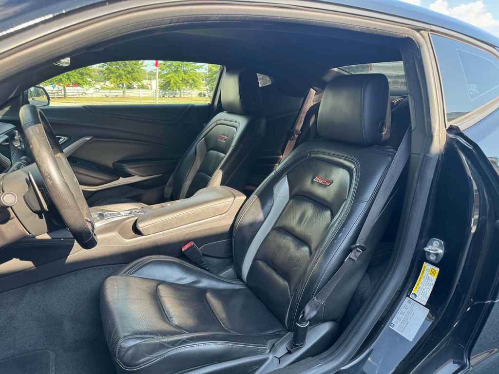 Used 2016 Chevrolet Camaro SS RWD image 13