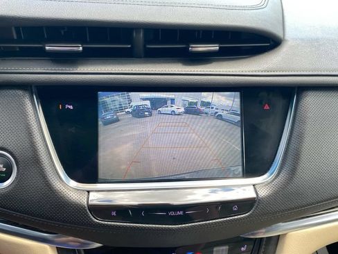 Used 2019 Cadillac XT5 AWD image 26