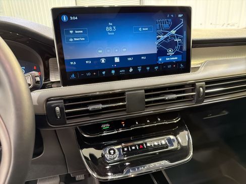 Used 2025 Lincoln Corsair FWD w/ Equipment Group 101A image 17