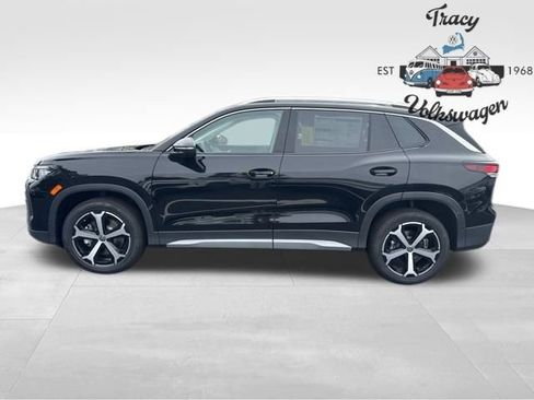 New 2025 Volkswagen Tiguan SE image 4