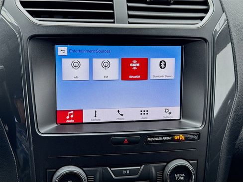 Used 2019 Ford Explorer XLT w/ Equipment Group 201A image 11