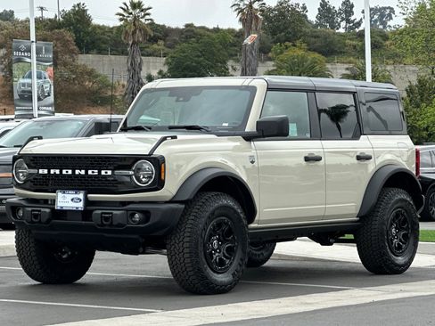New 2026 Ford Bronco Big Bend w/ Black Diamond Package AWD/4WD image 7