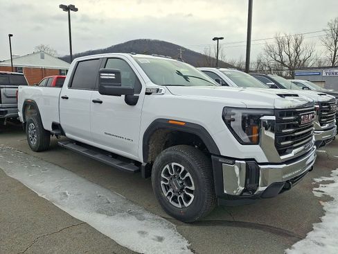 New 2026 GMC Sierra 3500 Pro image 1