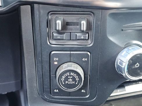 Used 2025 Ford F150 Lariat AWD/4WD image 9