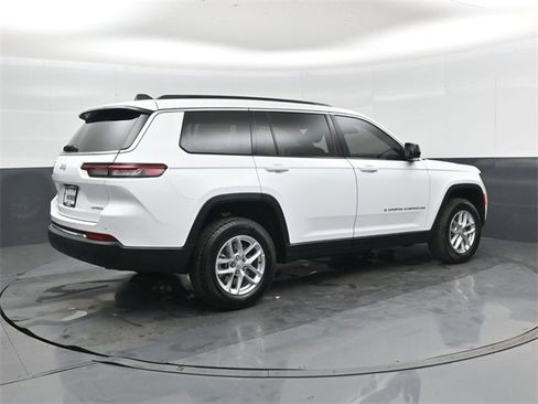 New 2025 Jeep Grand Cherokee L Laredo image 3
