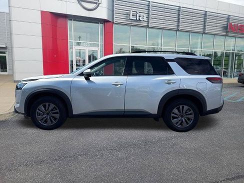 Certified 2024 Nissan Pathfinder SV AWD/4WD image 8