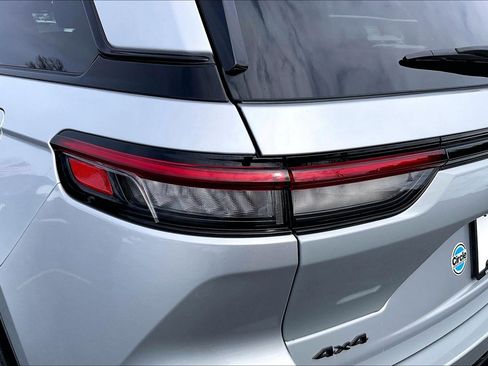 Used 2023 Jeep Grand Cherokee Altitude image 25