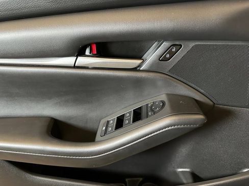 Used 2022 MAZDA MAZDA3 s image 16