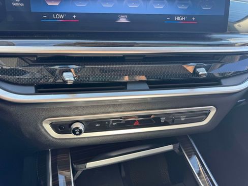 Certified 2023 BMW X7 xDrive40i image 12