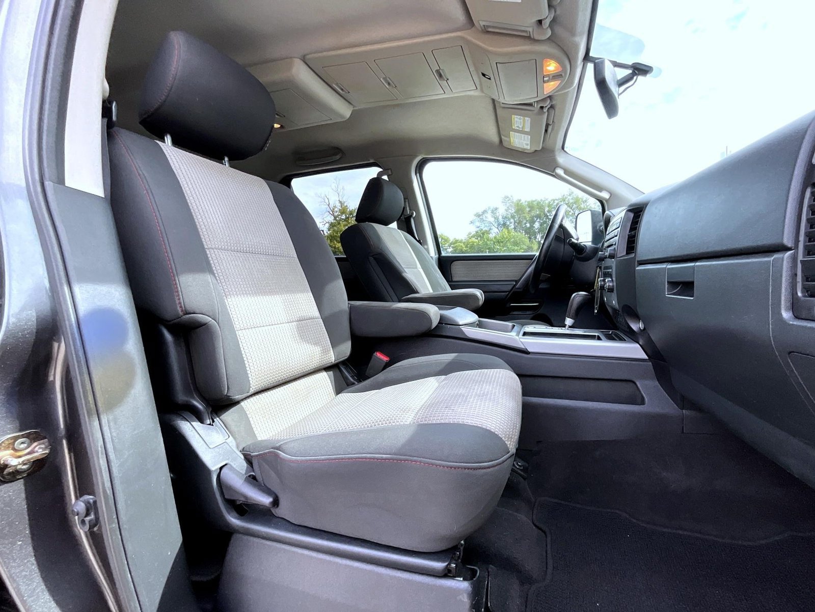 Used 2011 Nissan Titan PRO-4X w/ Pro-4x Premium Utility Pkg AWD/4WD image 23