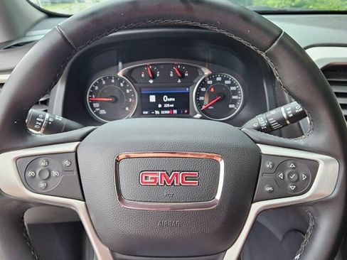 Used 2023 GMC Acadia SLT image 28