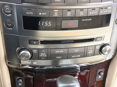 Used 2011 Lexus LX 570 4WD image 26