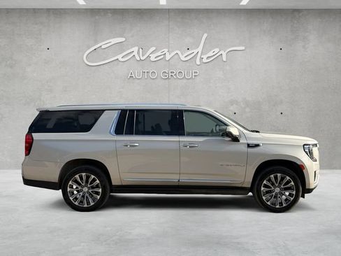 Used 2022 GMC Yukon XL Denali w/ Denali Ultimate Package AWD/4WD image 17