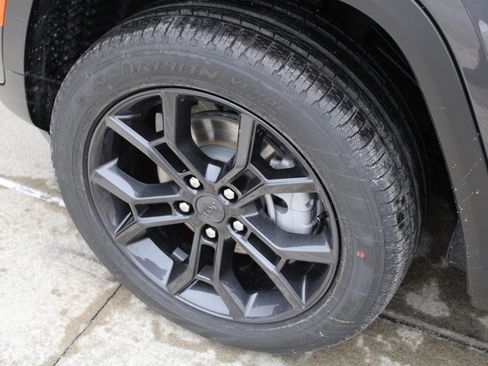 New 2025 Jeep Grand Cherokee Limited image 37