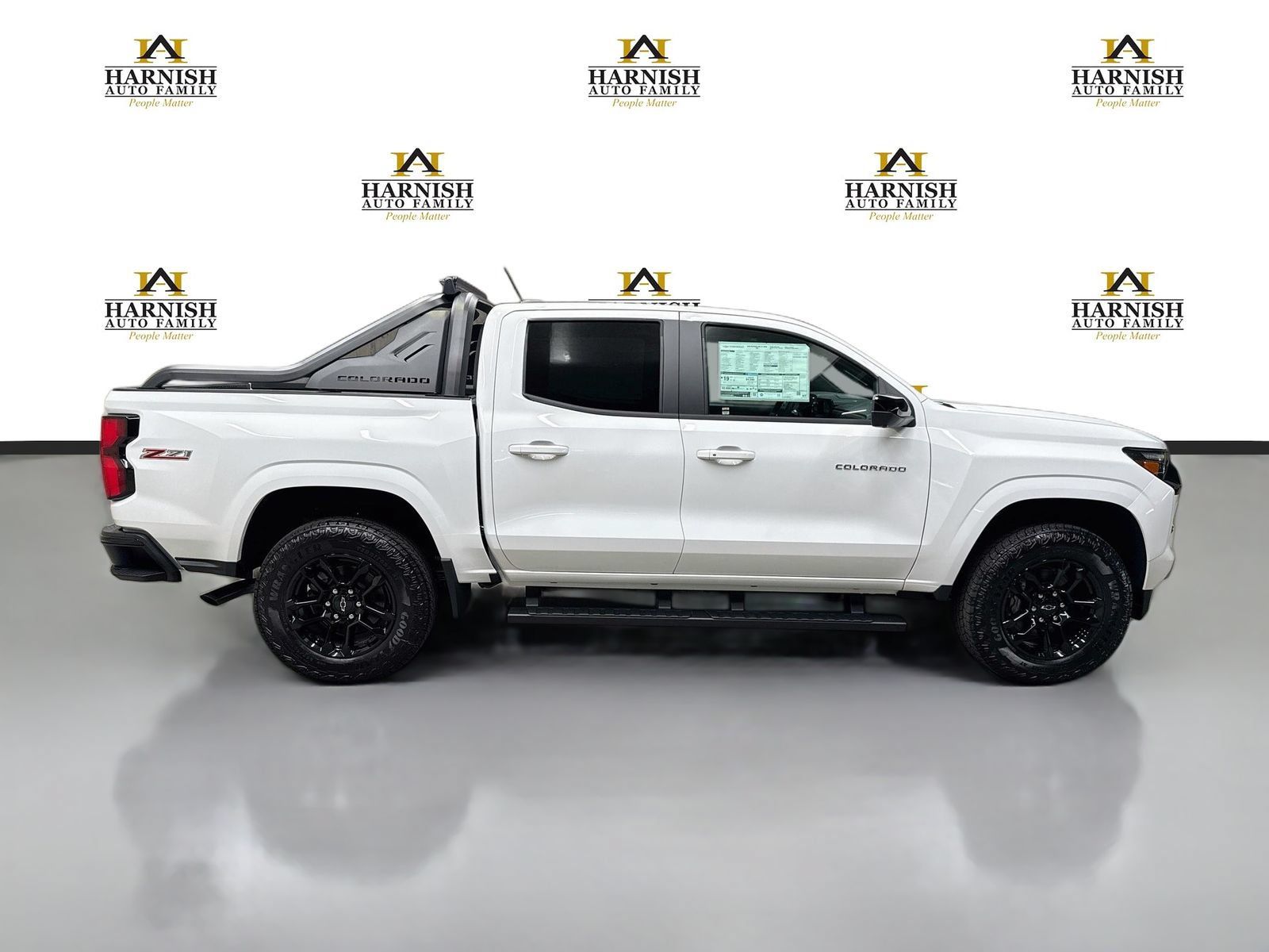 New 2026 Chevrolet Colorado Z71 w/ Midnight Edition AWD/4WD image 4