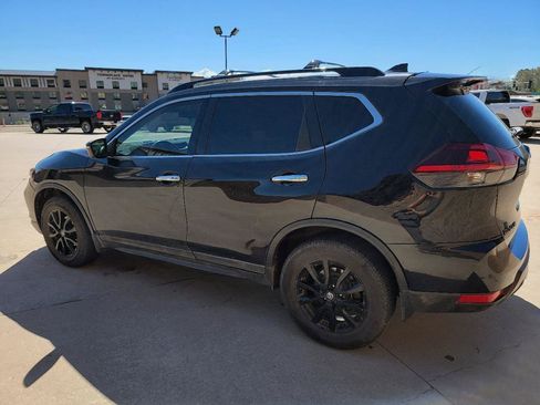 Used 2018 Nissan Rogue SV AWD/4WD image 7