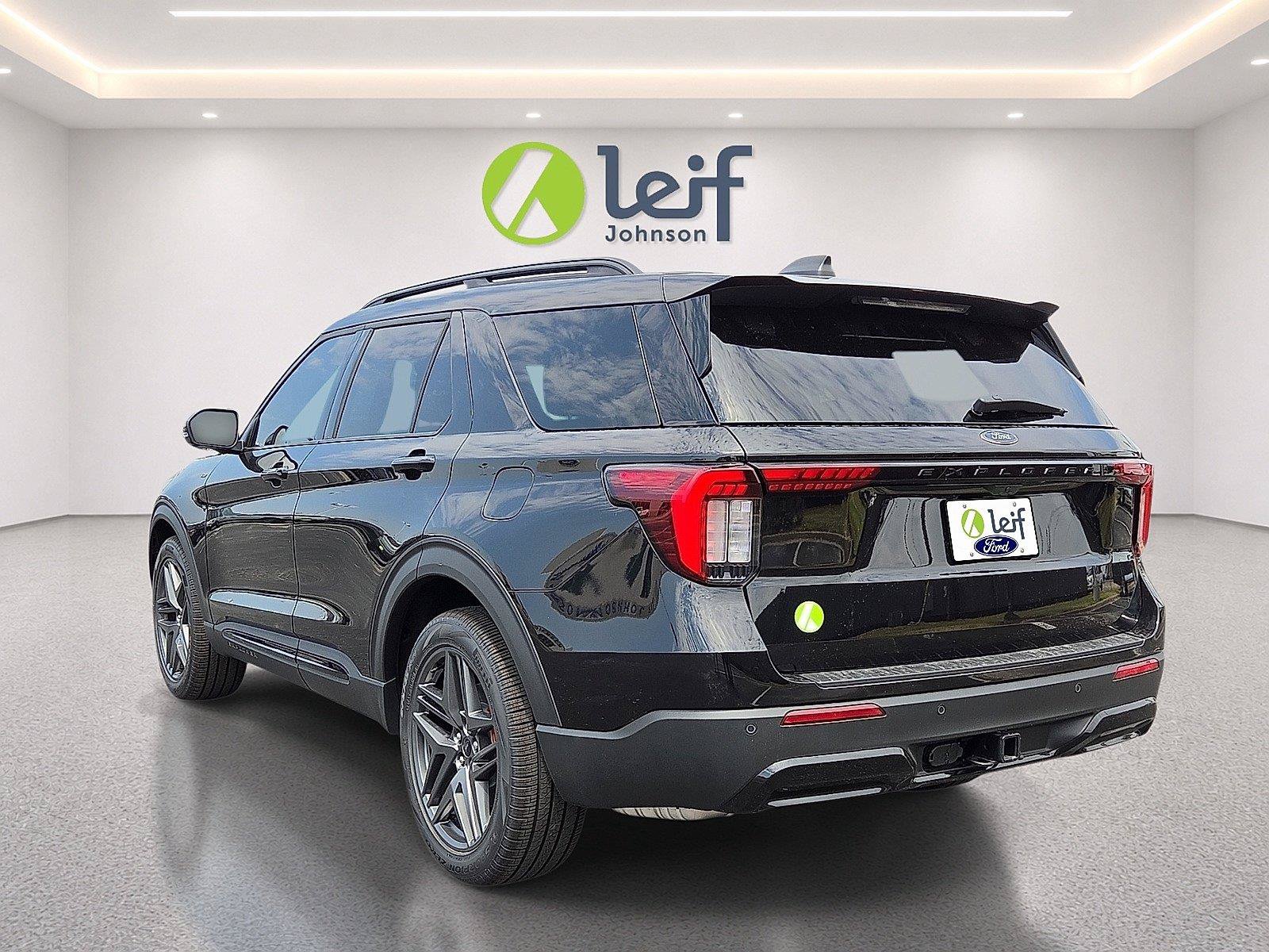 New 2026 Ford Explorer ST-Line w/ ST-Line Street Pack RWD image 5