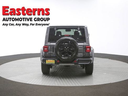 Used 2025 Jeep Wrangler Unlimited Sahara AWD/4WD image 33