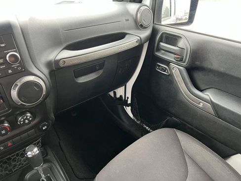Used 2014 Jeep Wrangler Unlimited Sport w/ Quick Order Package 24S AWD/4WD image 28
