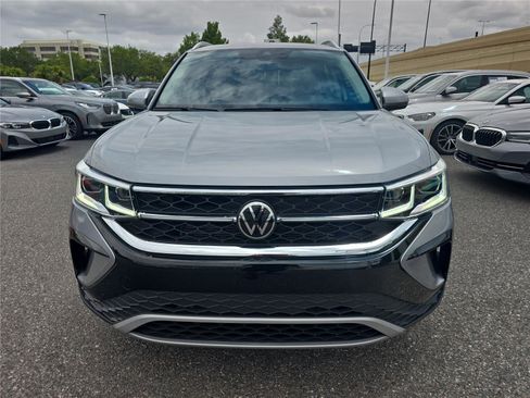 Used 2023 Volkswagen Taos SEL AWD/4WD image 2