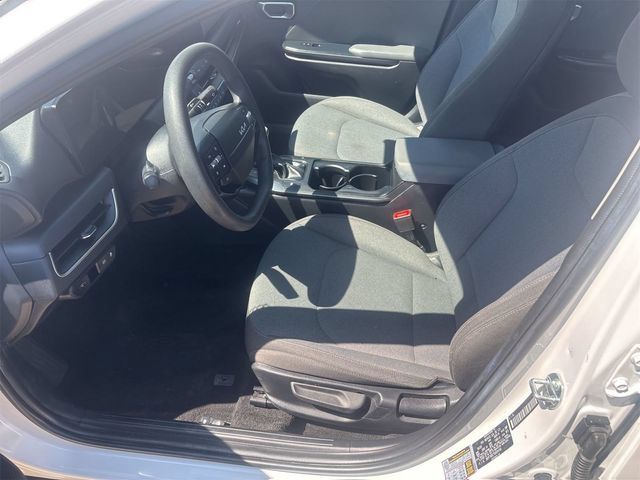 Used 2025 Kia K4 FWD image 9