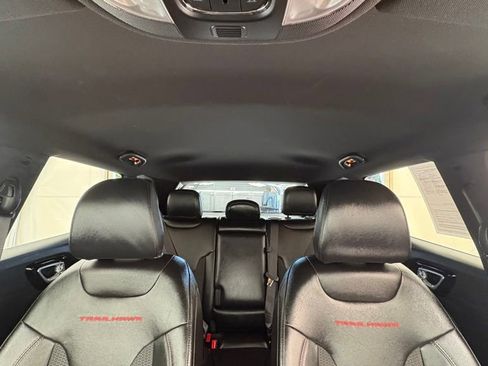 Used 2025 Jeep Compass Trailhawk AWD/4WD image 25