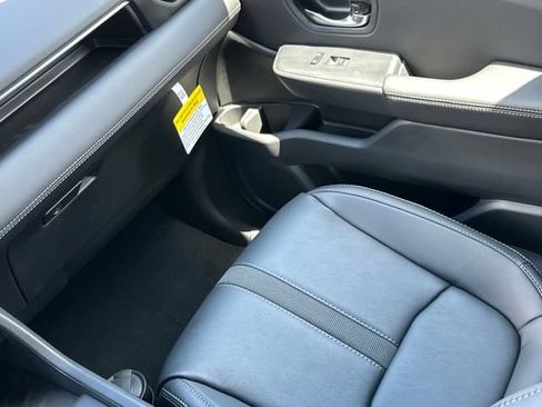 New 2025 Honda Pilot Touring image 30