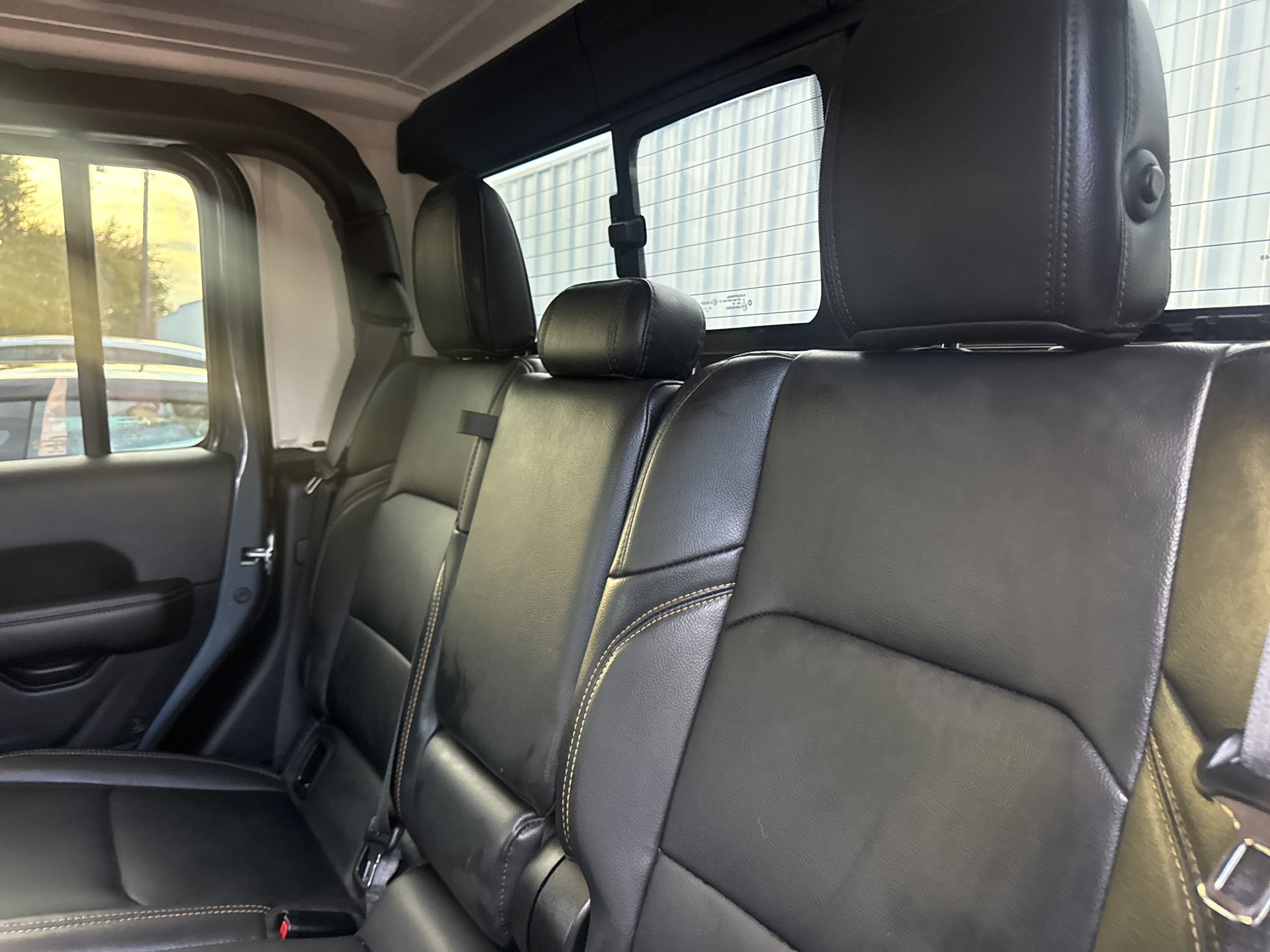 Used 2025 Jeep Gladiator Sport AWD/4WD image 10