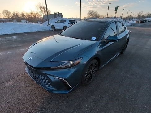 Used 2025 Toyota Camry XSE image 8